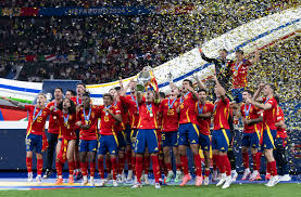 李海新出黄牌后，刘越：诶？黄健翔：咦？娄一晨：嗯？45亮107回复.